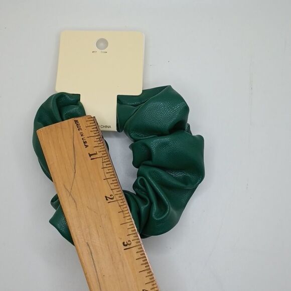 DARK green leather scrunchie - Picture 4 of 4